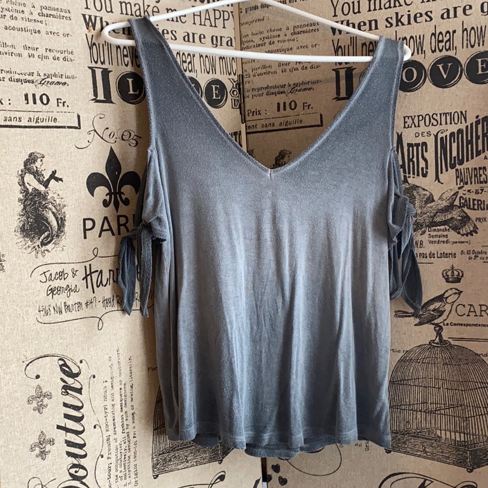 3/$12 SALE 🌈American Eagle 🦅 Soft n Sexy tee